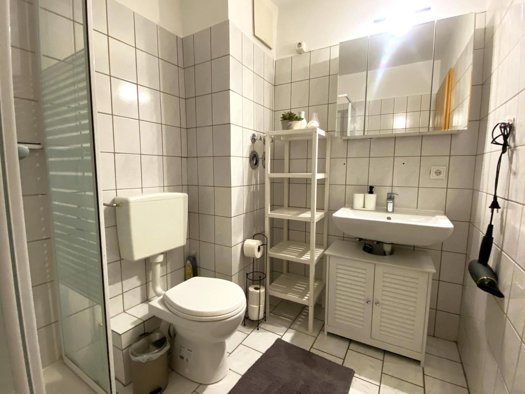 Schoelerberg Apartment Mit Tiefgaragenparkplatz Und Kingsize-Bett Osnabrück Buitenkant foto